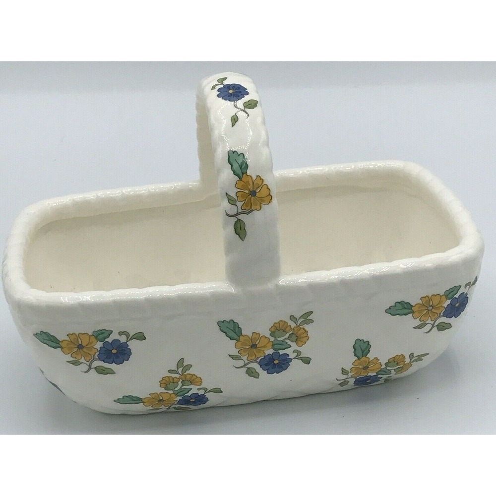 Floral Basket Made in‎ Japan Exclusively for Elizabeth Arden 7x4